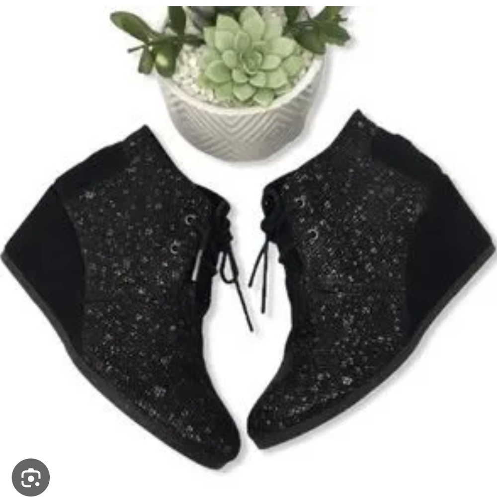 Toms SHIMMERING SNAKE Black Wedge Ankle Boots